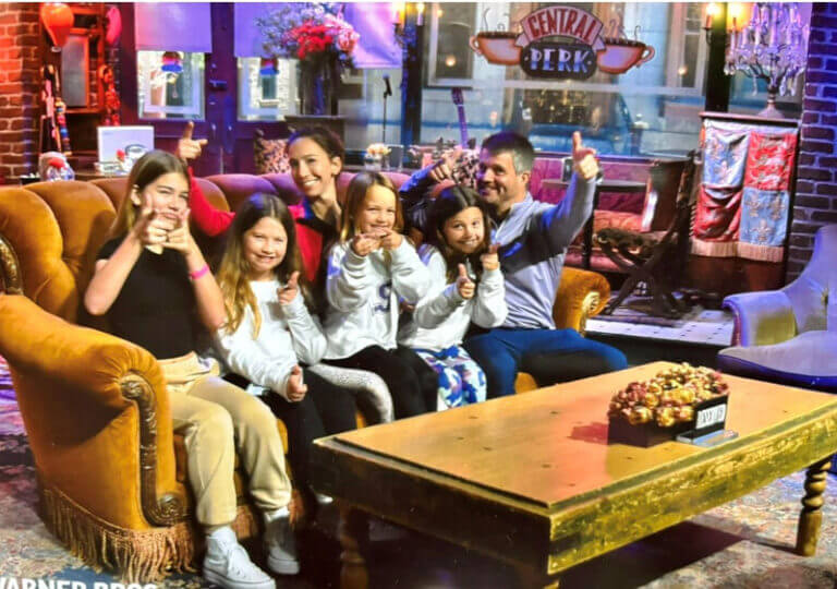 About Lap Friends Central Perk